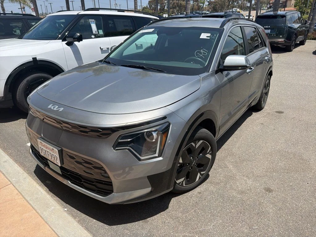 2023 Kia Niro Wind EV's photo