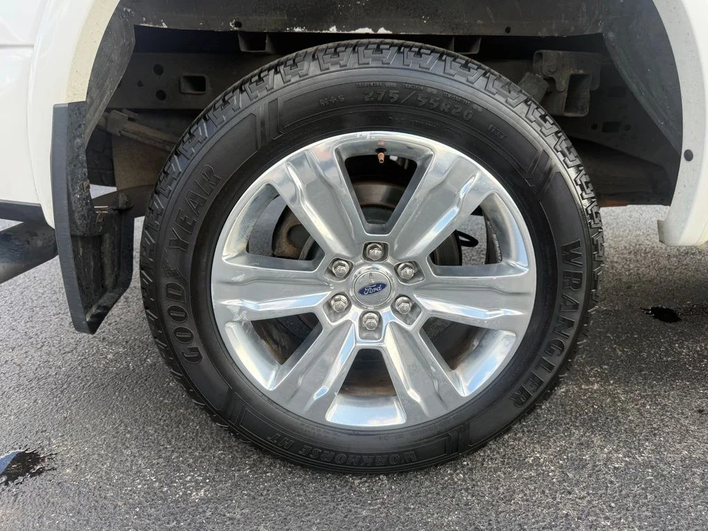 Certified Used 2017 White Platinum Tri-Coat Metallic Ford Platinum image 59