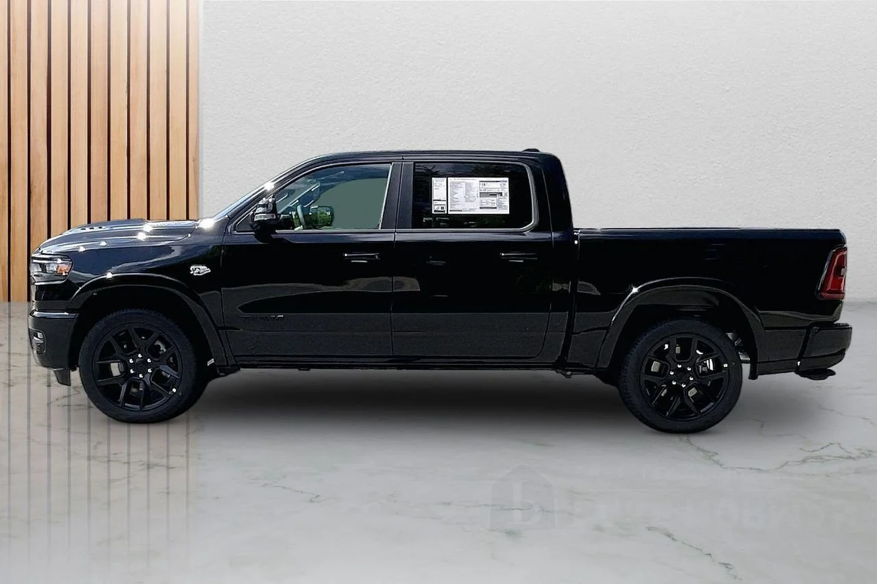 New 2026 Diamond Black Crystal Pearl-Coat Exterior Paint RAM Laramie image 5