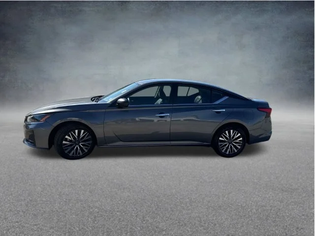 Used 2025 Gray Nissan 2.5 SV image 7