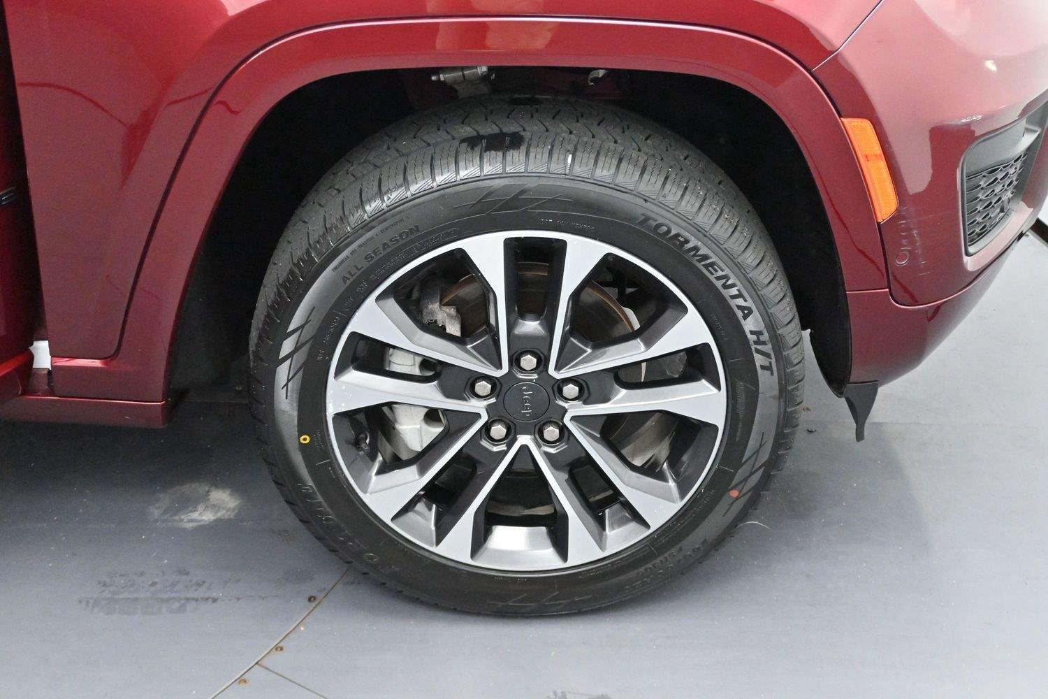 Used 2022 Velvet Red Pearlcoat Jeep Overland image 34