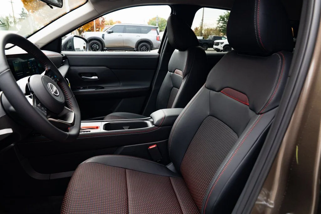 New 2026 Canyon Bronze Metallic Nissan SR image 18