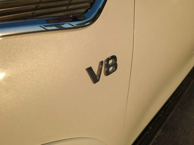 Used 2022 White Nissan SL image 8