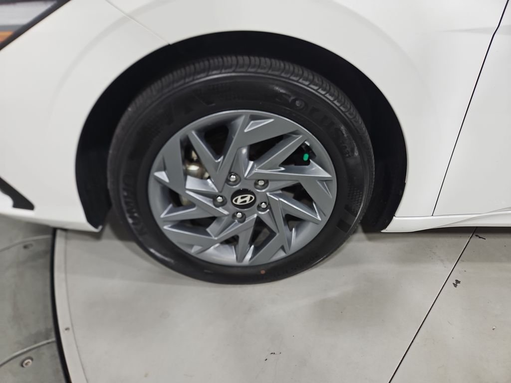 Certified Used 2025 White Hyundai Blue image 27