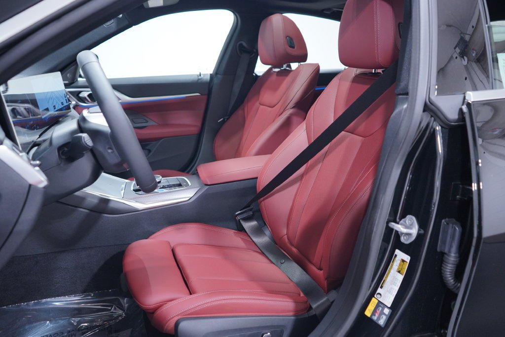 New 2026 Black Sapphire Metallic BMW eDrive40 image 7