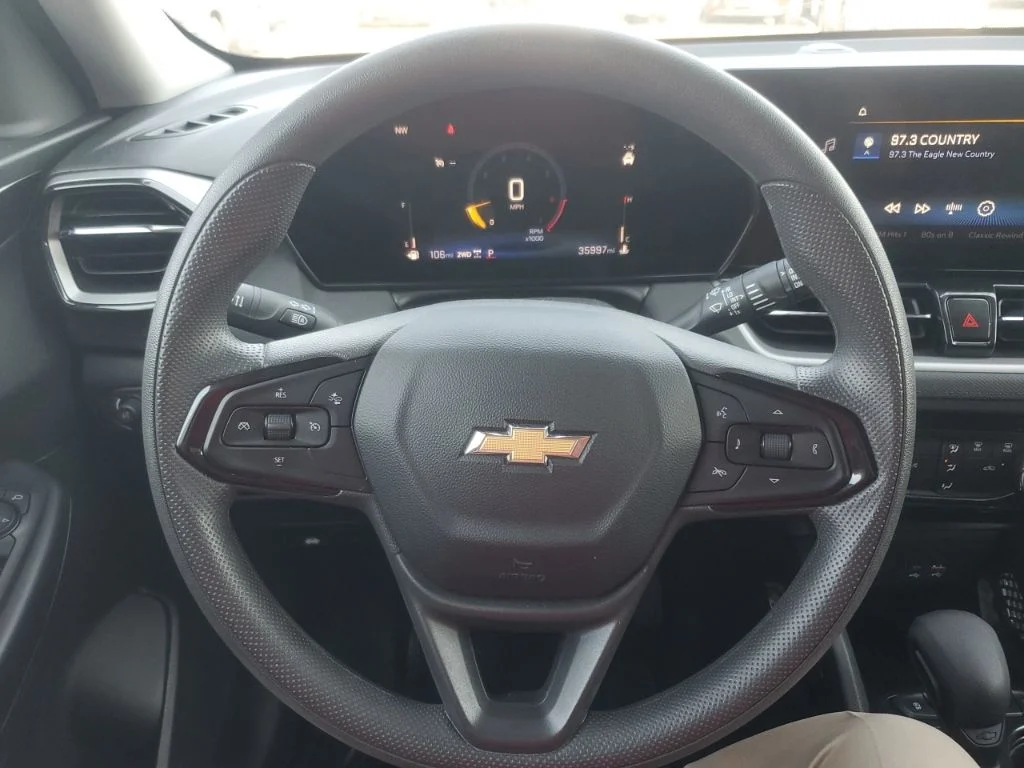 Used 2025 Black Chevrolet LT image 20