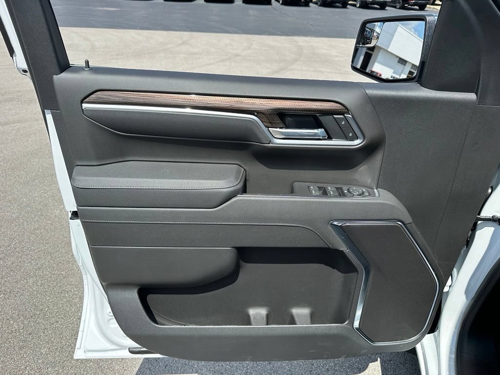 New 2026 Summit White Chevrolet LT image 13
