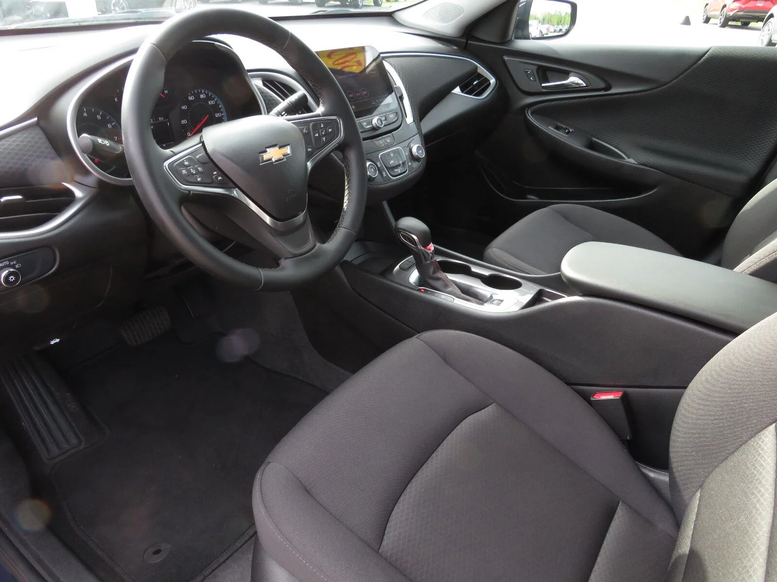 Used 2025 Night Shade Metallic Chevrolet RS image 19