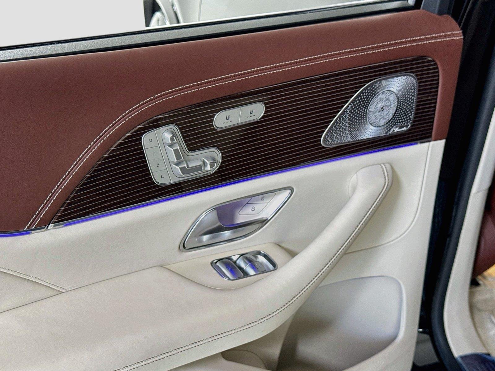 Used 2021 Obsidian Black Metallic Mercedes-Benz Maybach GLS 600 | One Owner | Executive Seating image 27