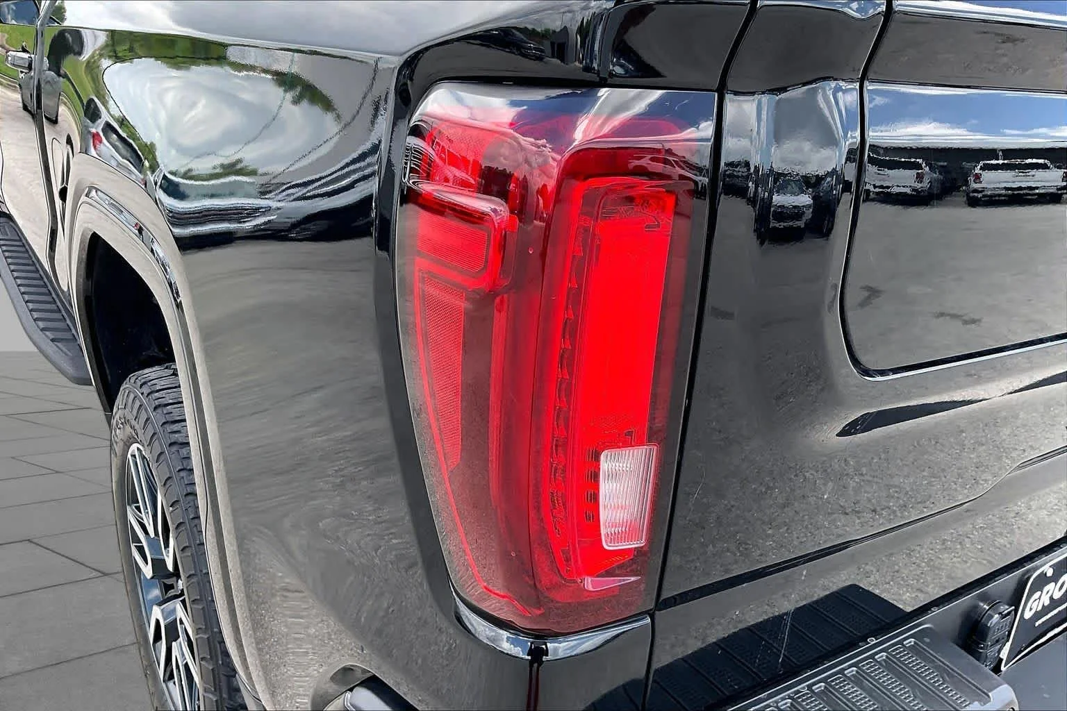 Used 2021 Onyx Black GMC AT4 image 28