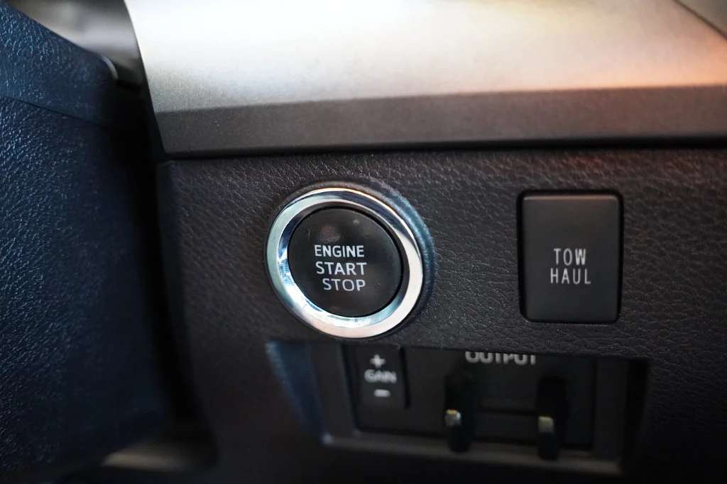 Used 2021 Midnight Black Metallic Toyota SR5 image 31