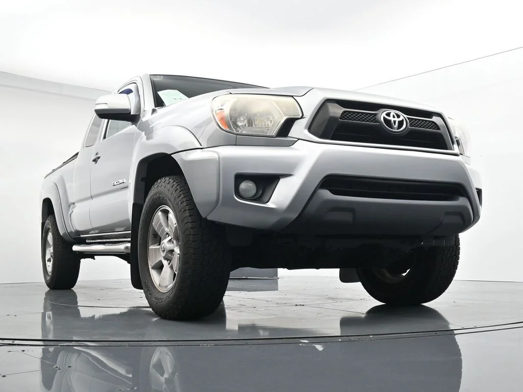 Used 2015 Silver Toyota Base image 29