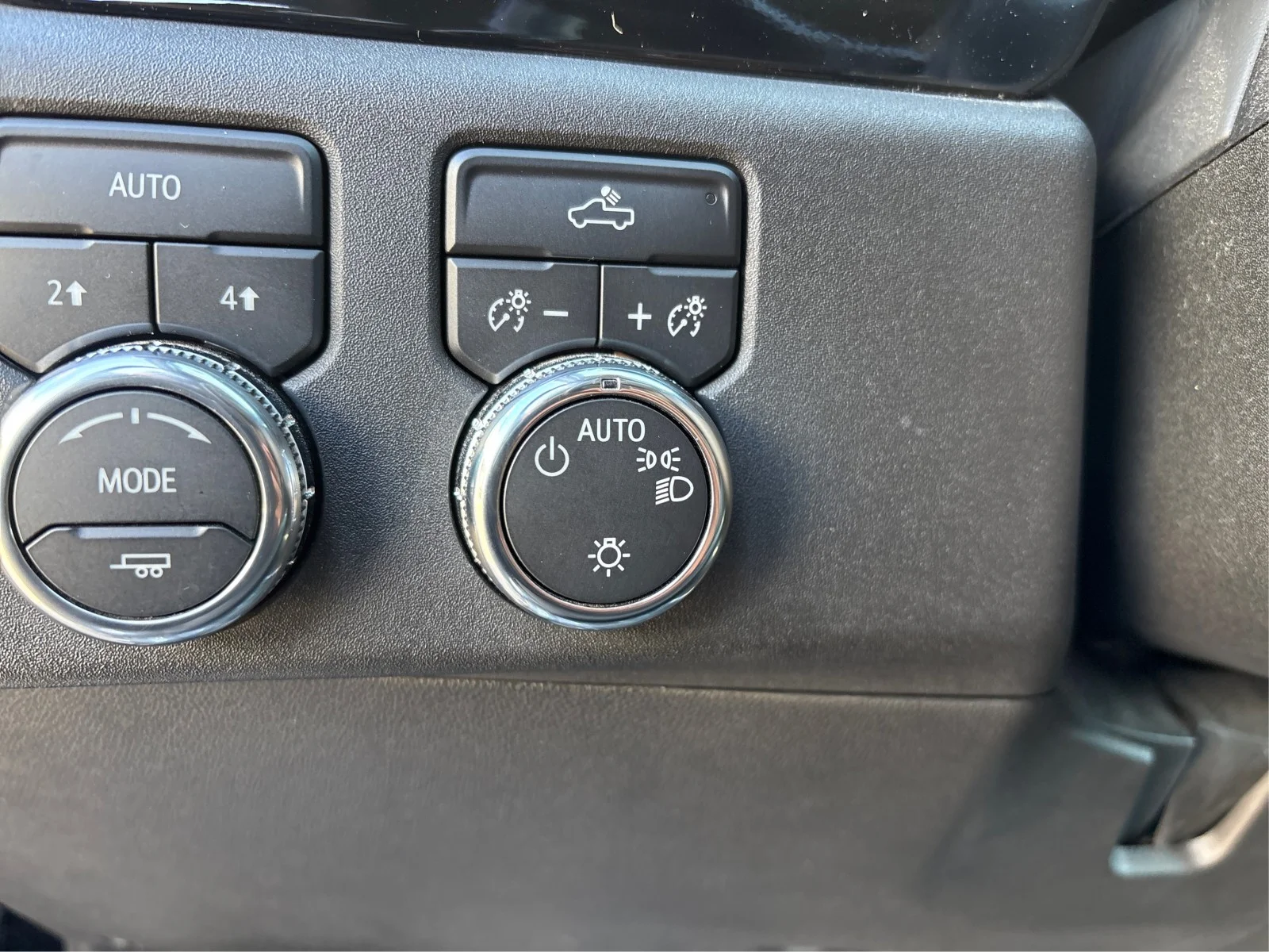 Used 2023 Black GMC SLE image 16