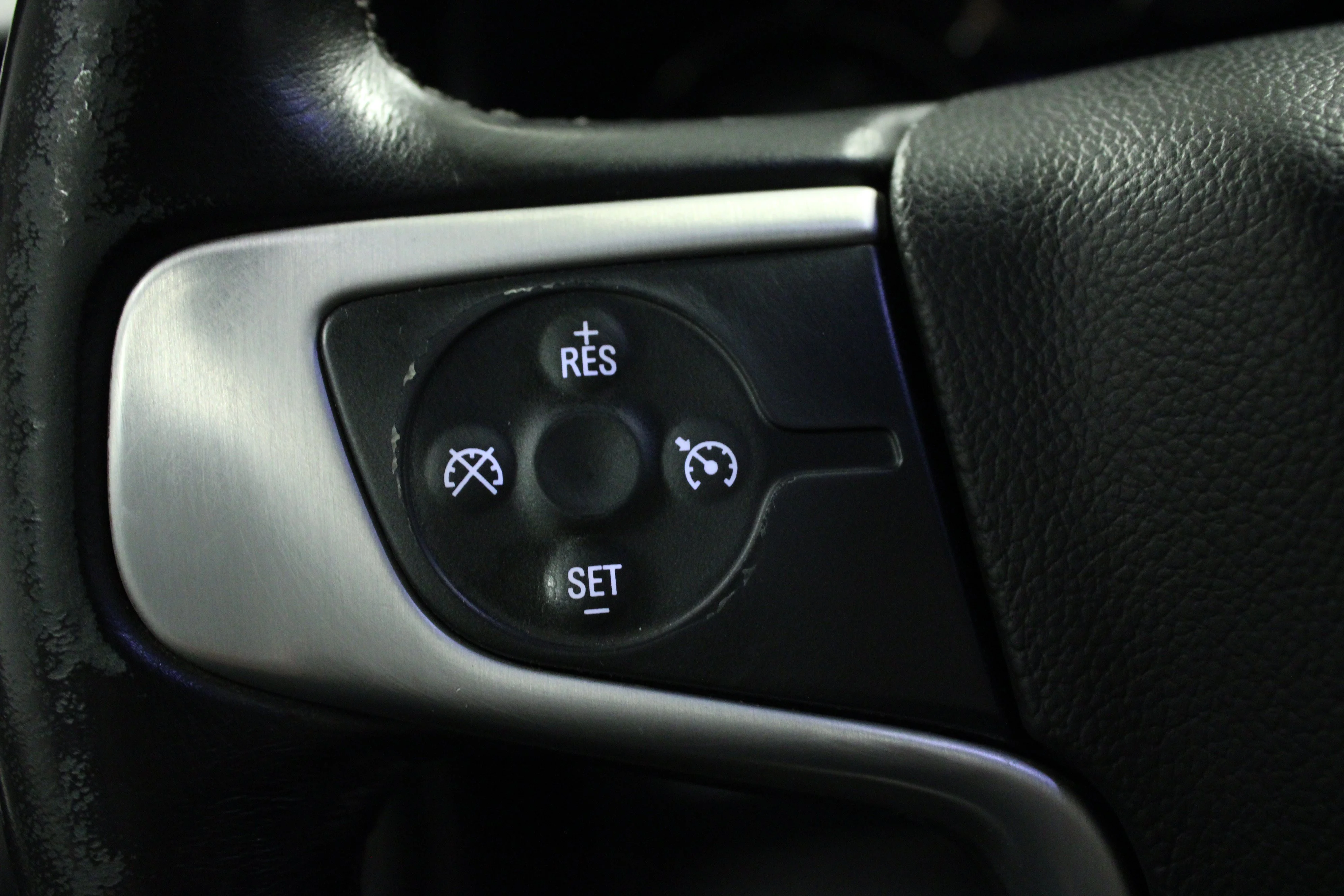 Used 2015 SUMMIT WHITE GMC SLE image 20