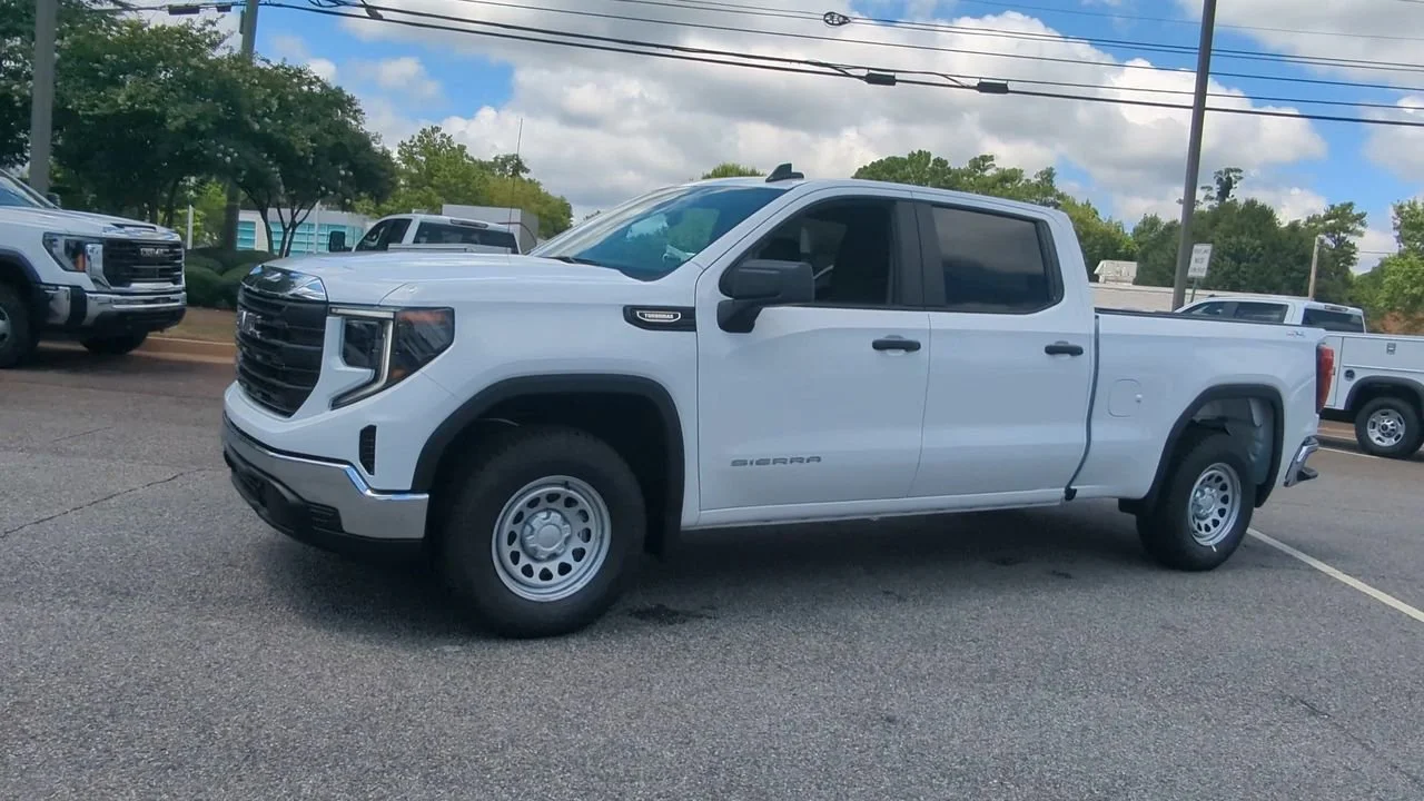 New 2026 Summit White GMC Pro image 4