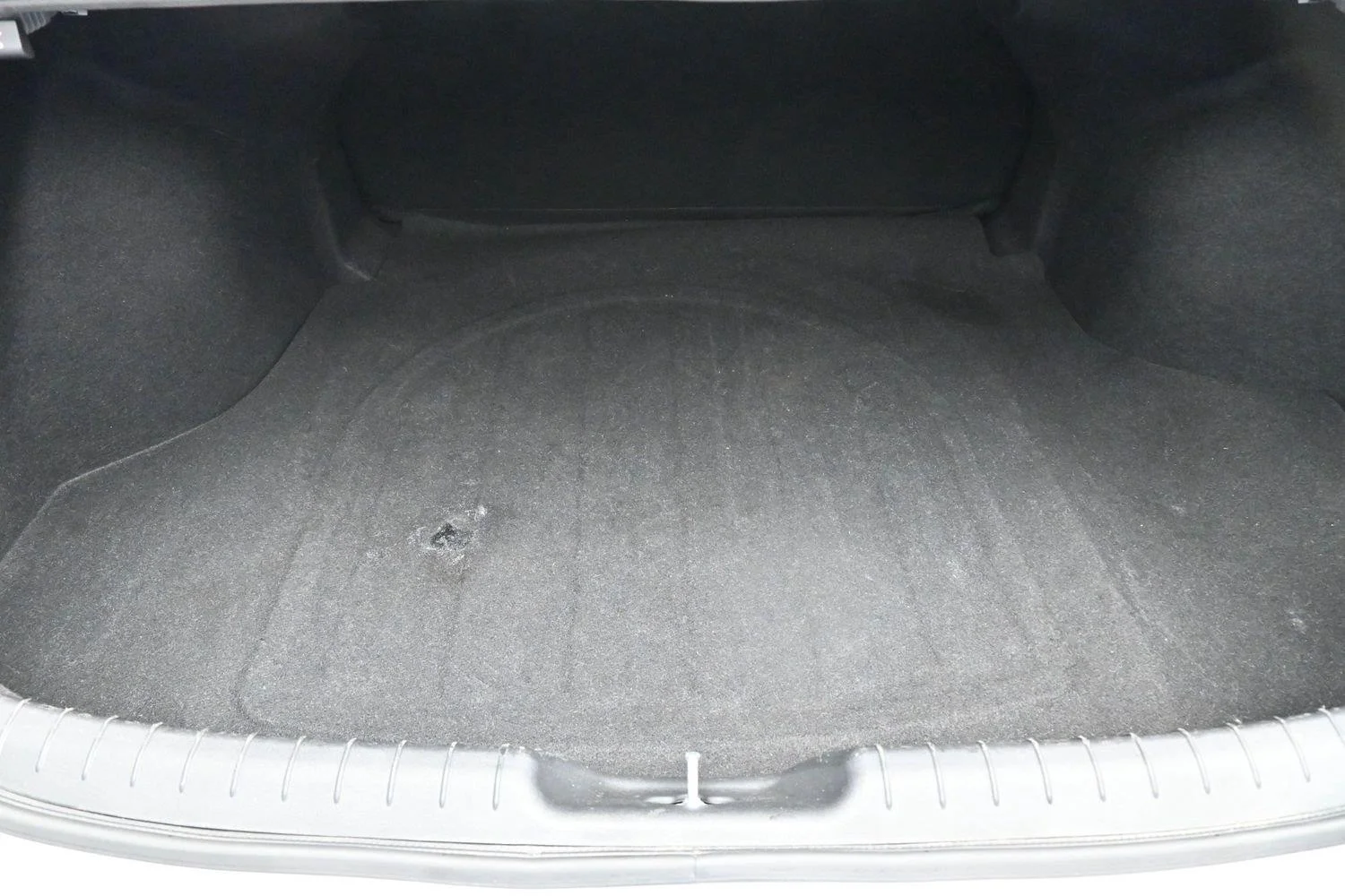 Used 2024 Serenity White Hyundai SEL image 9