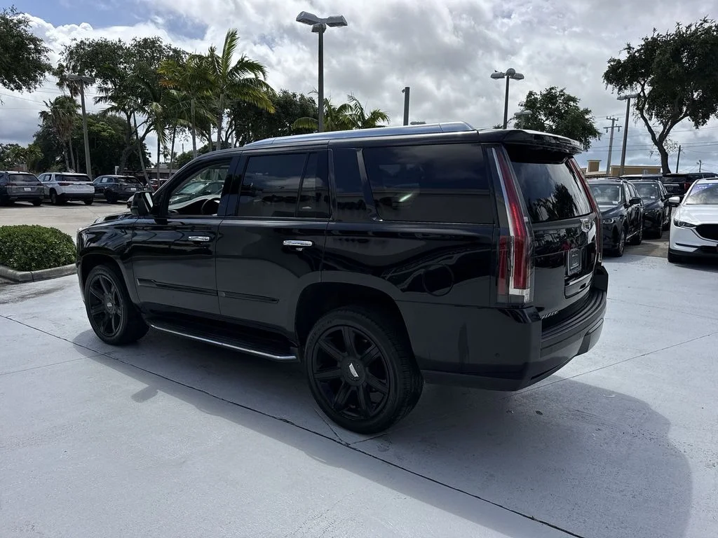 Used 2020 Black Raven Cadillac Luxury image 12