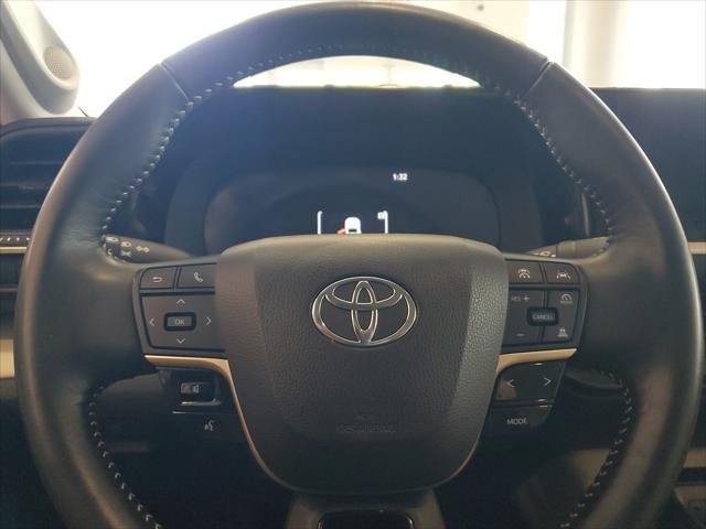 Certified Used 2024 OXYGEN WHITE Toyota  image 23
