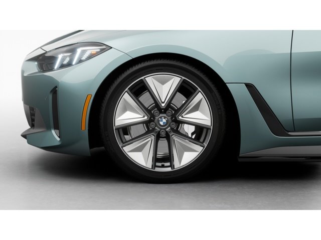 New 2026 Cape York Green Metallic BMW eDrive40 image 7