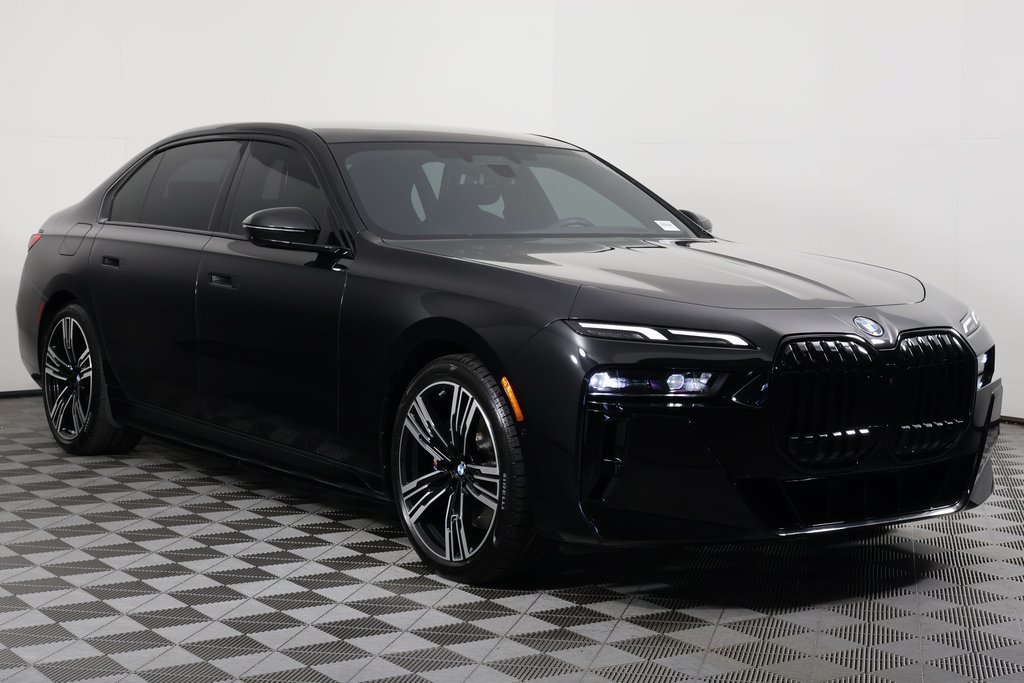 Certified Used 2023 Black Sapphire Metallic BMW xDrive60 image 3