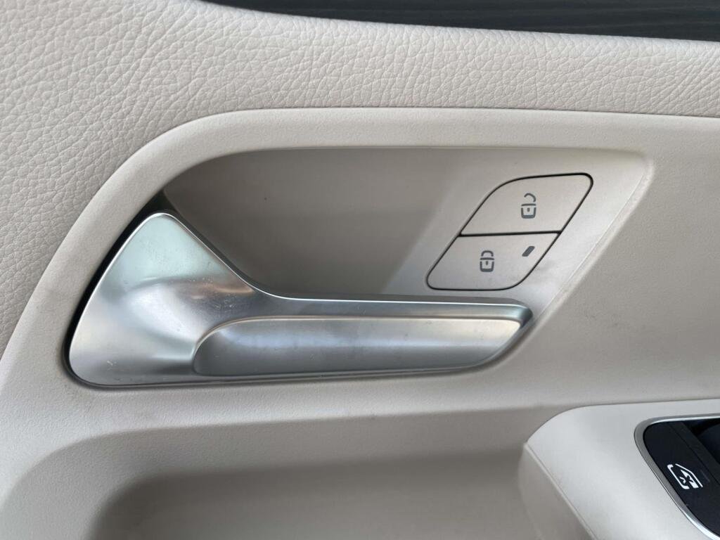 New 2026 Cirrus Silver Metallic Mercedes-Benz GLB 250 image 34