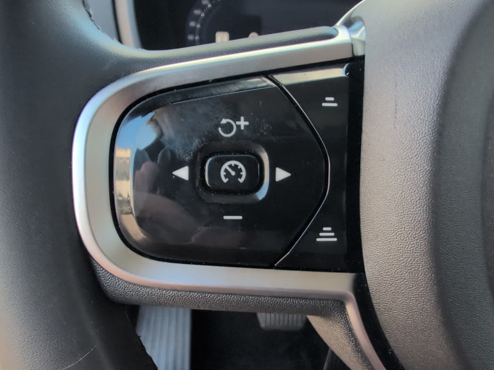 Used 2024 Silver Dawn Metallic Volvo Plus Bright Theme image 18