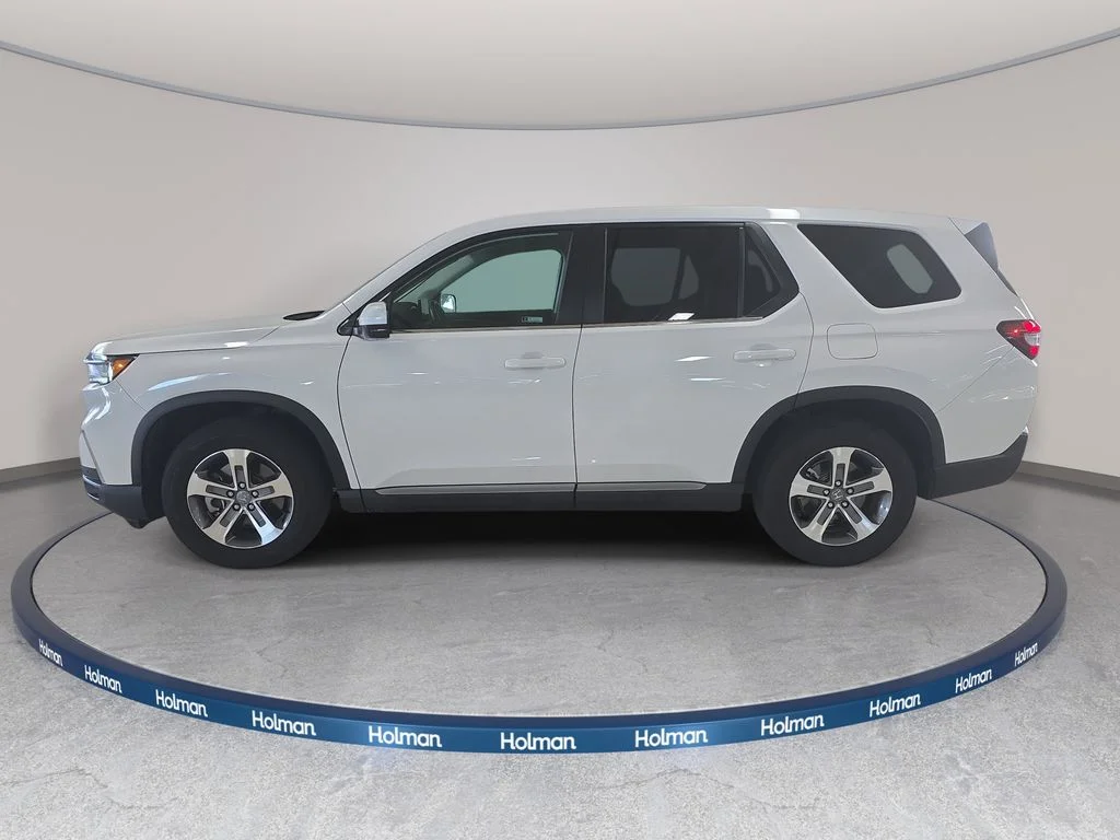 Used 2025 White Honda EX-L image 9