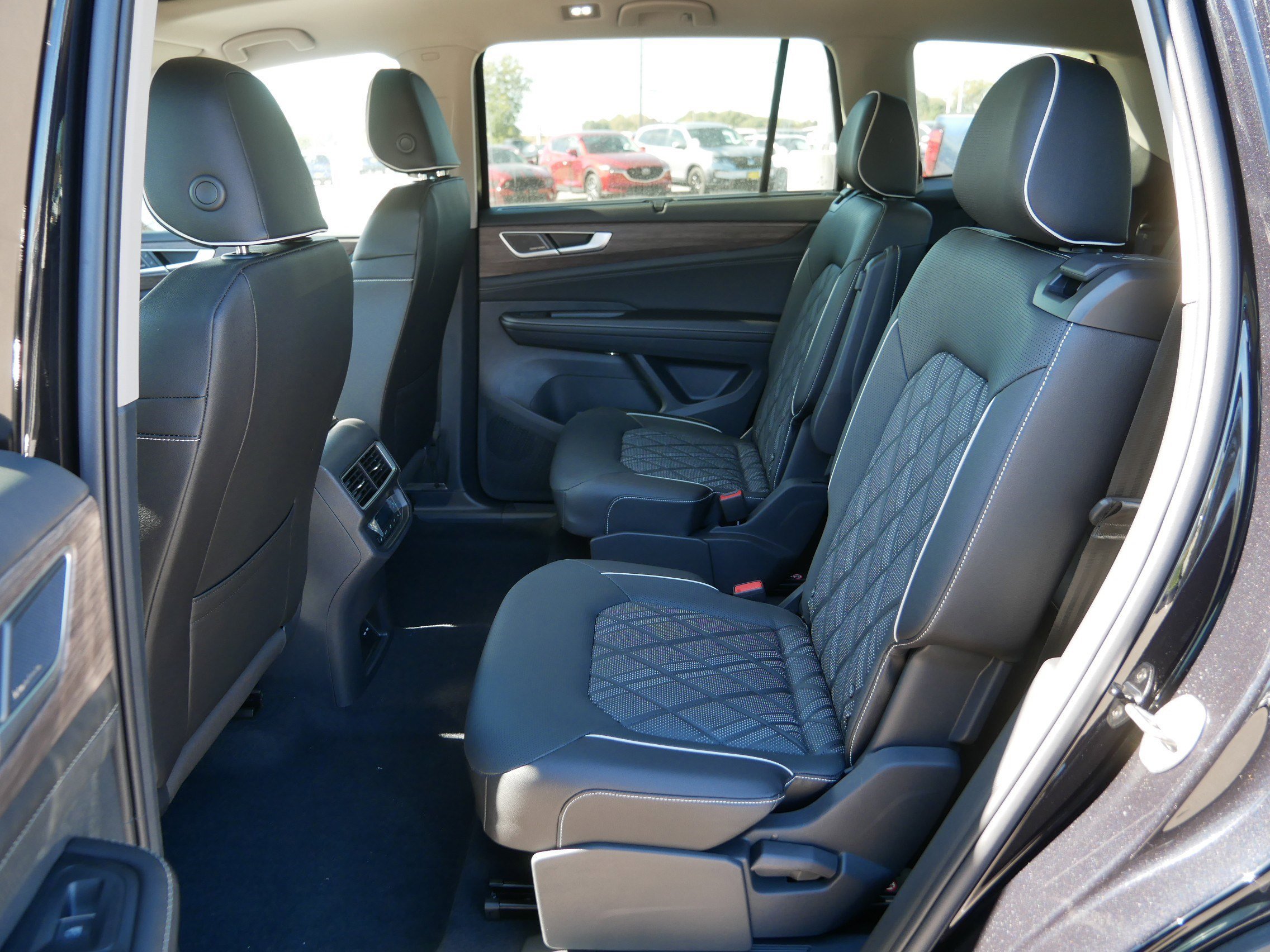 2026 Volkswagen Atlas SEL Premium R-Line - Photo 9