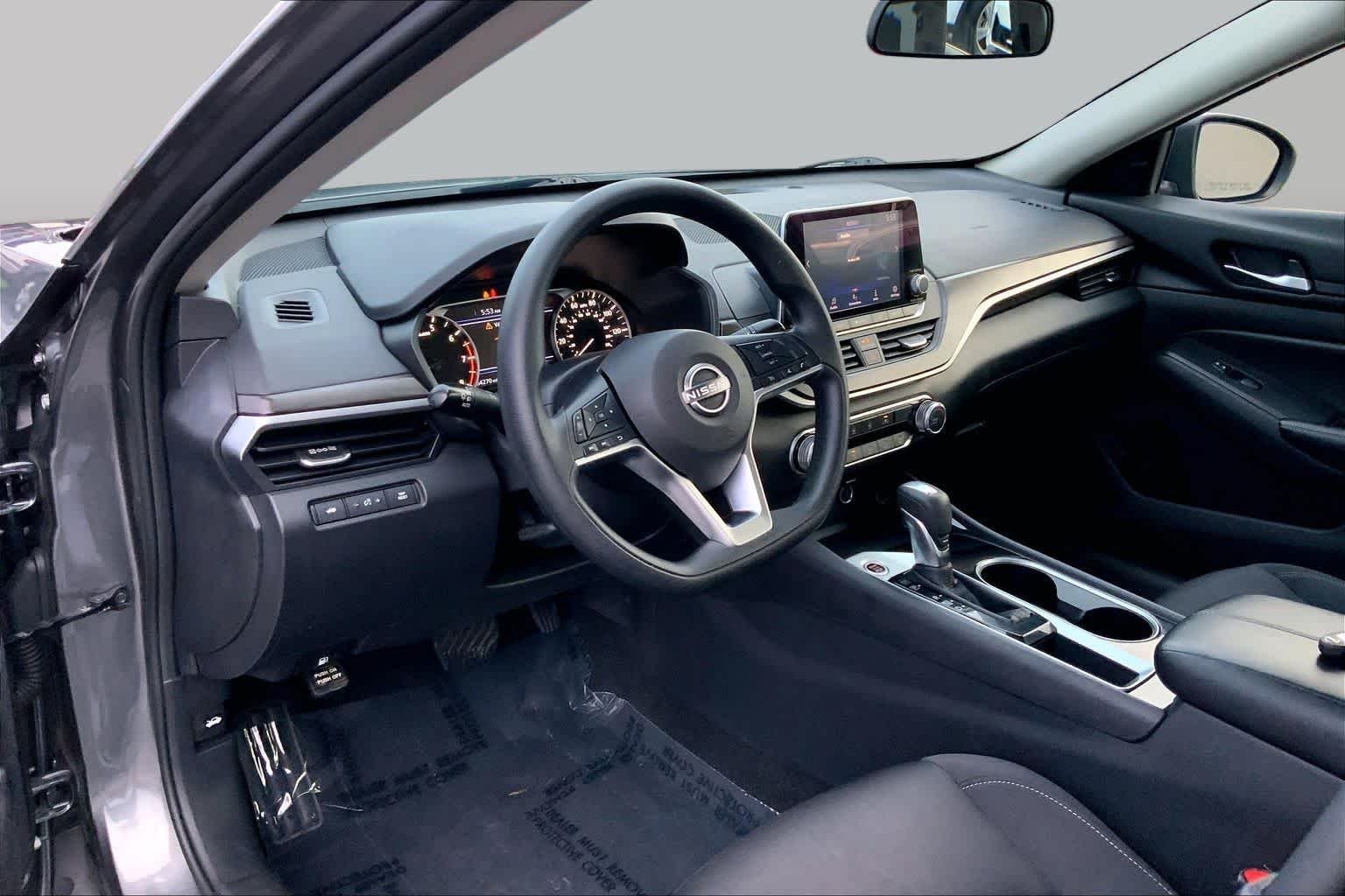 Used 2024 Gun Metallic Nissan 2.5 SV image 16