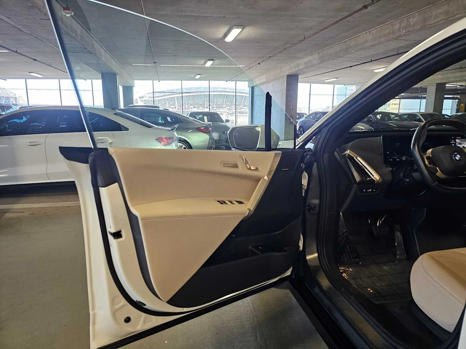 Certified Used 2024 Alpine White BMW xDrive50 image 22