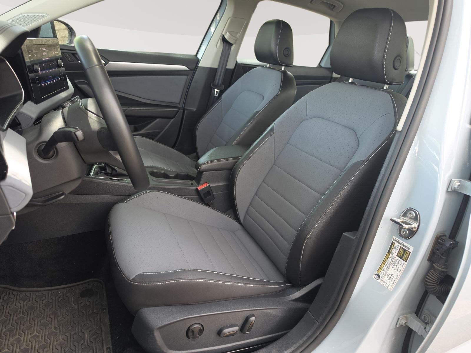 Used 2025 Monument Gray Volkswagen SE image 11