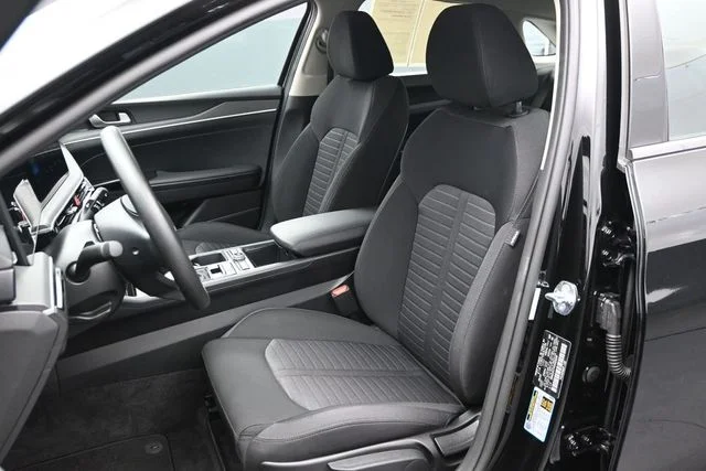 Used 2025 Black Kia LXS image 7