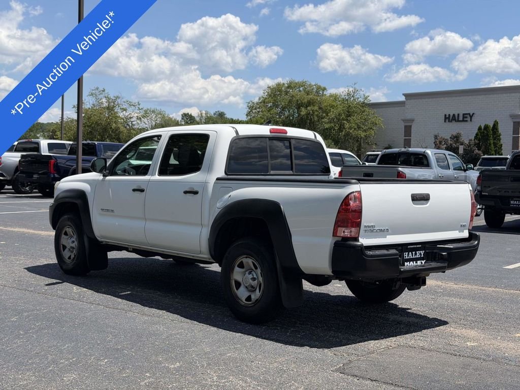 Used 2012 White Toyota Base image 21