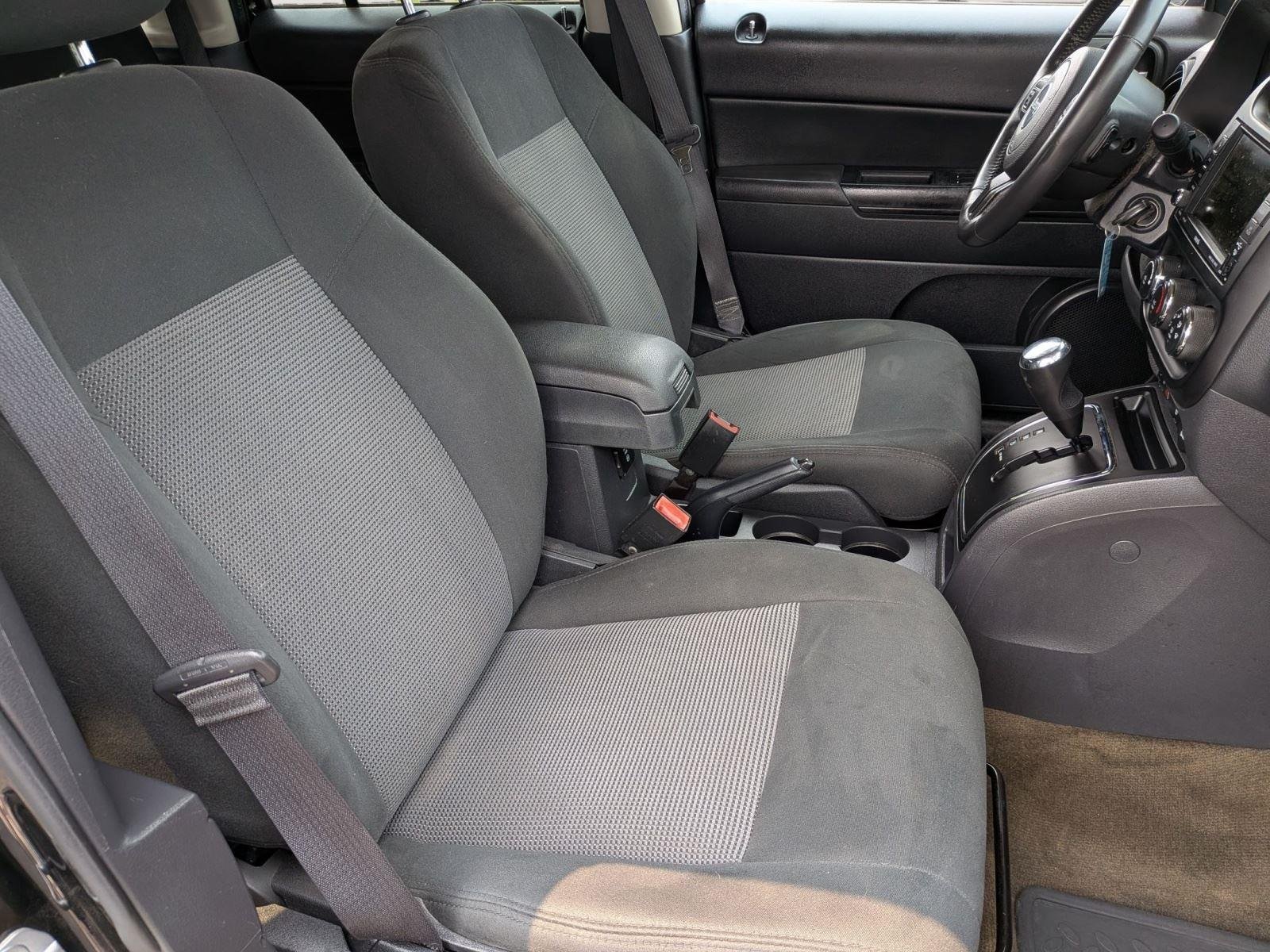 Used 2017 Black Clearcoat Jeep Latitude image 26