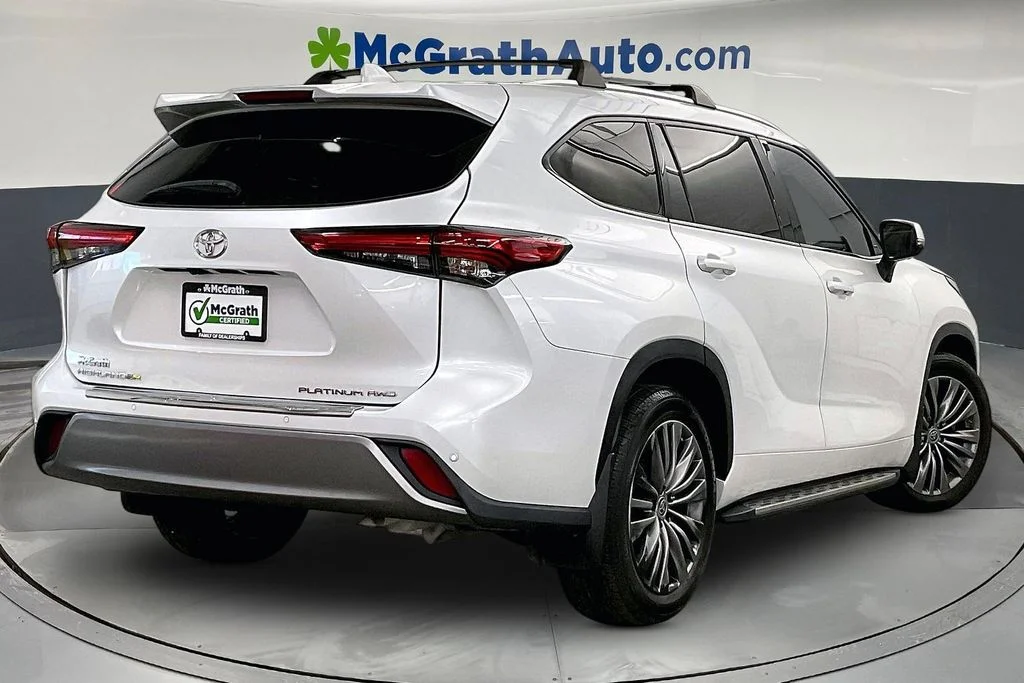 Used 2022 Beige Toyota Platinum image 16