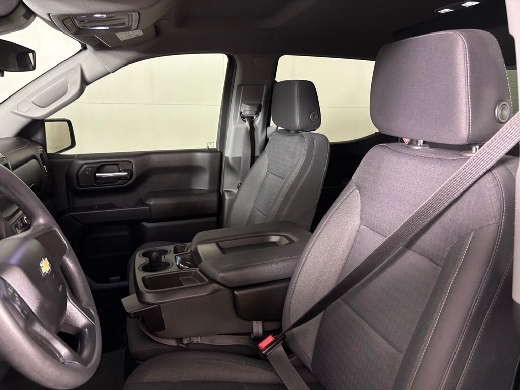 Used 2023 White Chevrolet Custom image 21