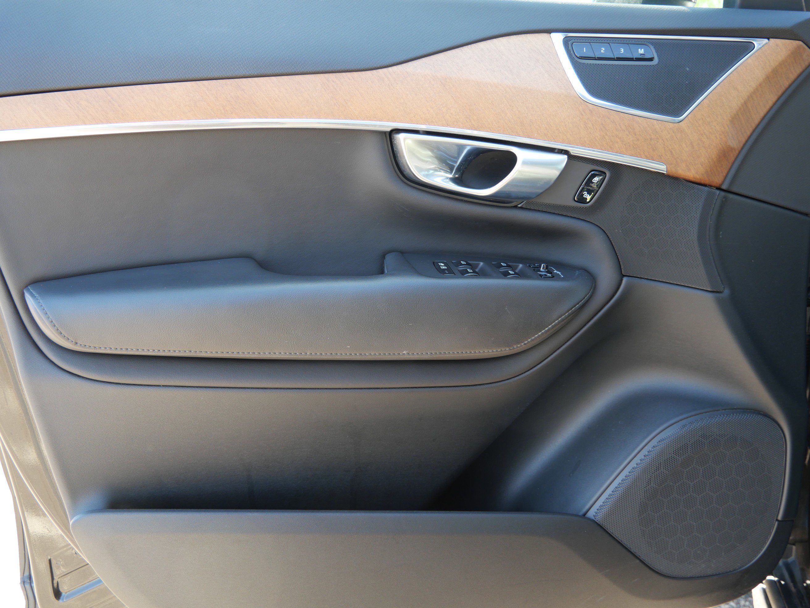 2023 Volvo XC90 Plus - Photo 14