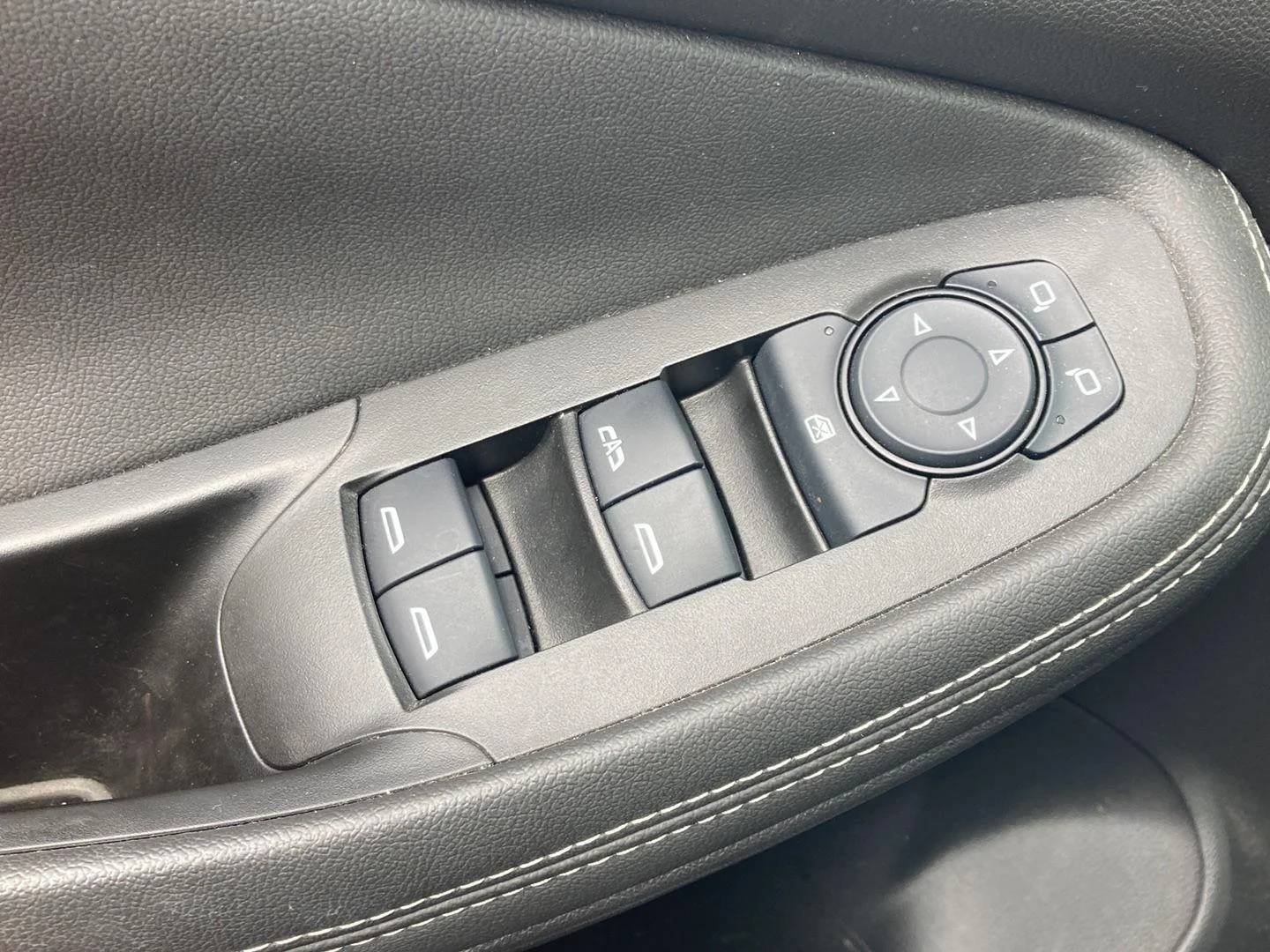 Used 2023 Moonstone Gray Metallic Buick Preferred image 11