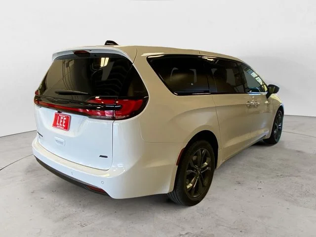 New 2026 Bright White Chrysler SELECT AWD image 6