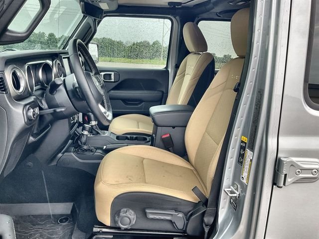Used 2022 Silver Zynith Clearcoat Jeep Overland image 19