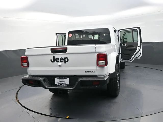 New 2026 Bright White Clear-Coat Exterior Paint Jeep Sahara image 35