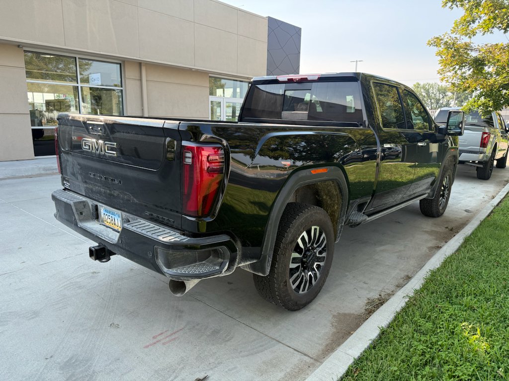 Used 2026 Onyx Black GMC Denali Ultimate image 5