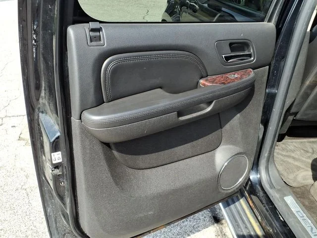 Used 2008 Black GMC Denali image 19