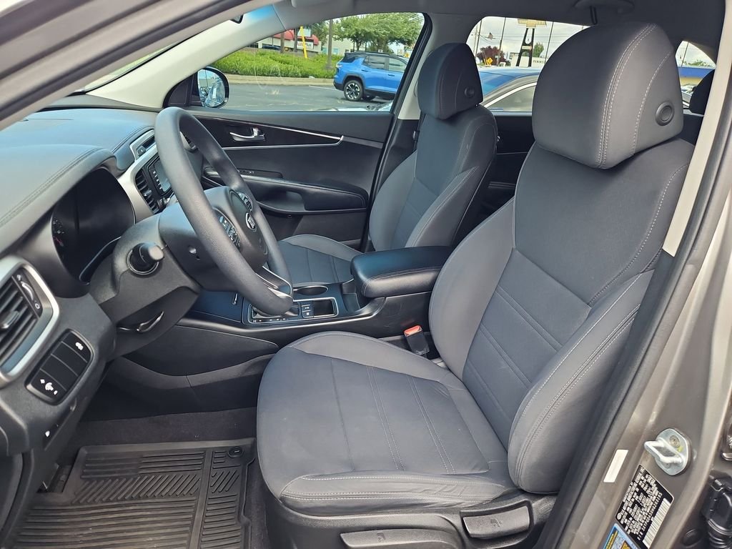 Used 2017 Titanium Silver Kia LX image 21
