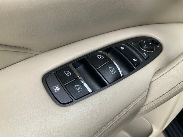 Used 2019 Blue INFINITI LUXE image 6