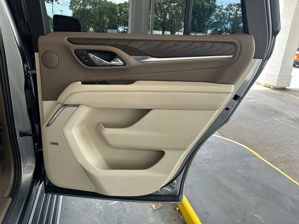 Used 2023 Silver GMC Denali image 36