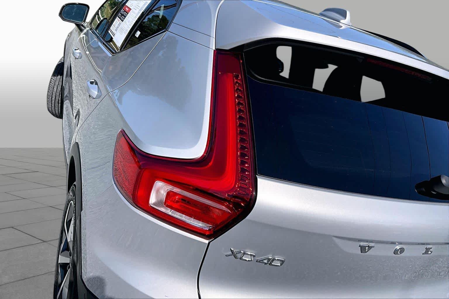Used 2023 Silver Dawn Metallic Volvo Plus Dark Theme image 29