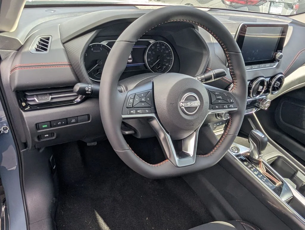2025 Nissan Sentra SR - Photo 9