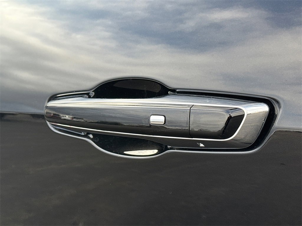 2026 GMC ACADIA - Image 12