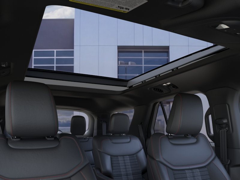 New 2026 Star White Metallic Tri-Coat Ford ST-Line image 22